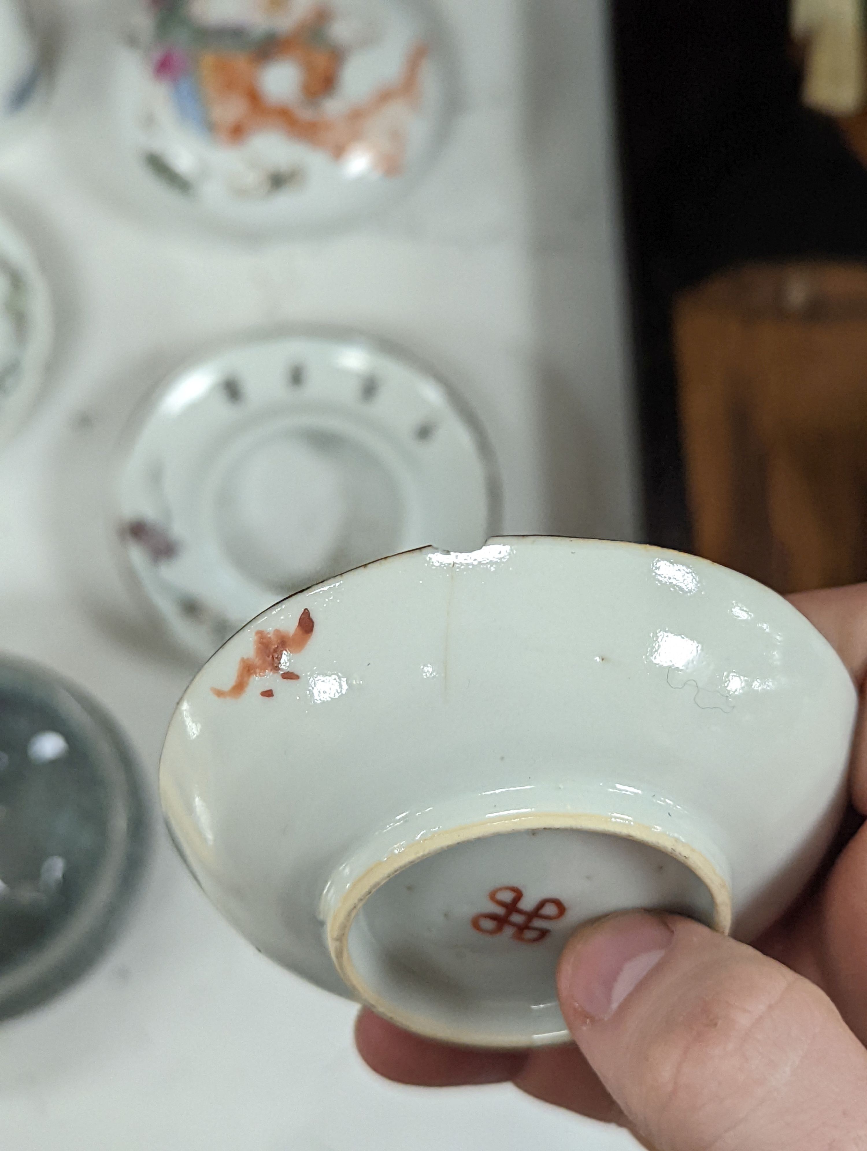 A group of Chinese ceramics including a tea dust vase, blanc de chine figure, famille rose box and cover etc., tallest 16cm